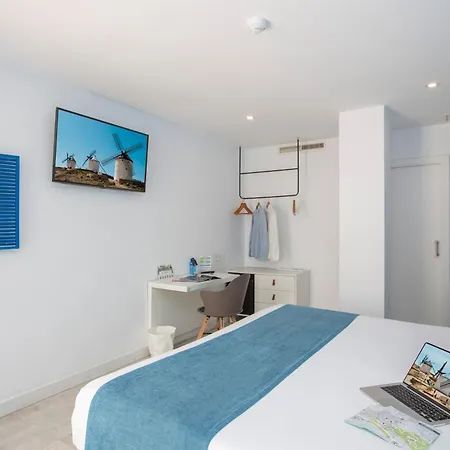 Casual Del Mar Hotel